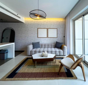 Modern 1BR Panoramic View, West Avenue
